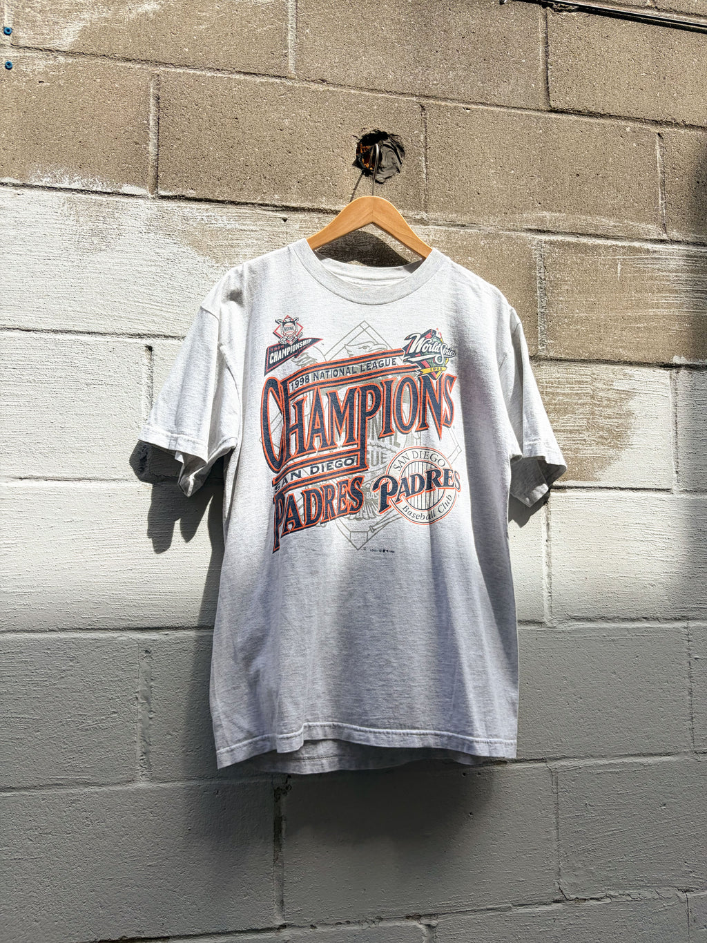 Vintage 1998 San Diego Padres MLB National Champions Graphic T-Shirt Size Large