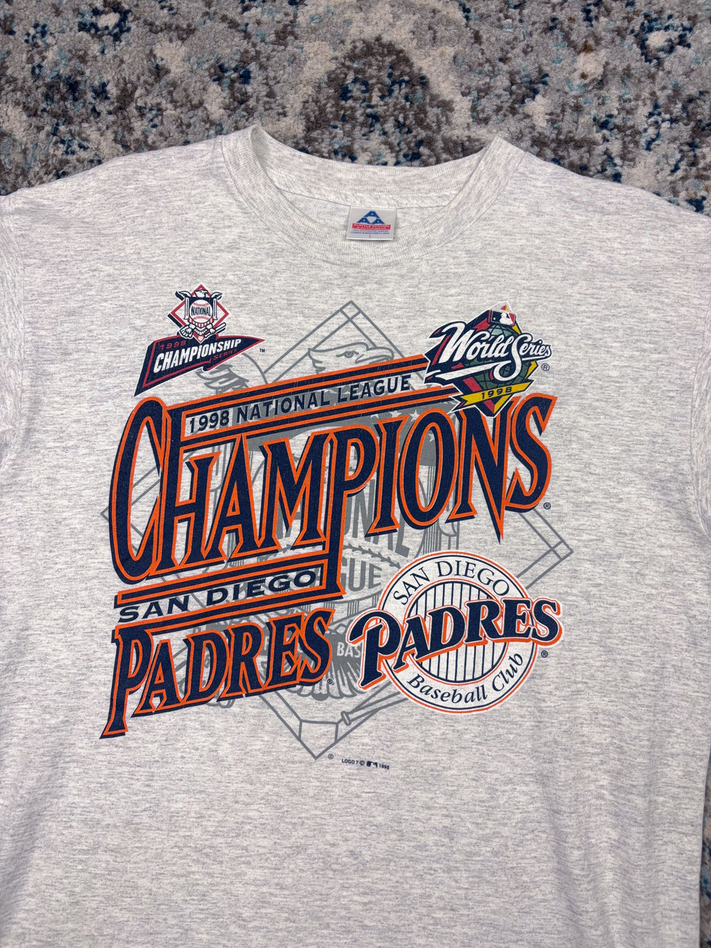 Vintage 1998 San Diego Padres MLB National Champions Graphic T-Shirt Size Large