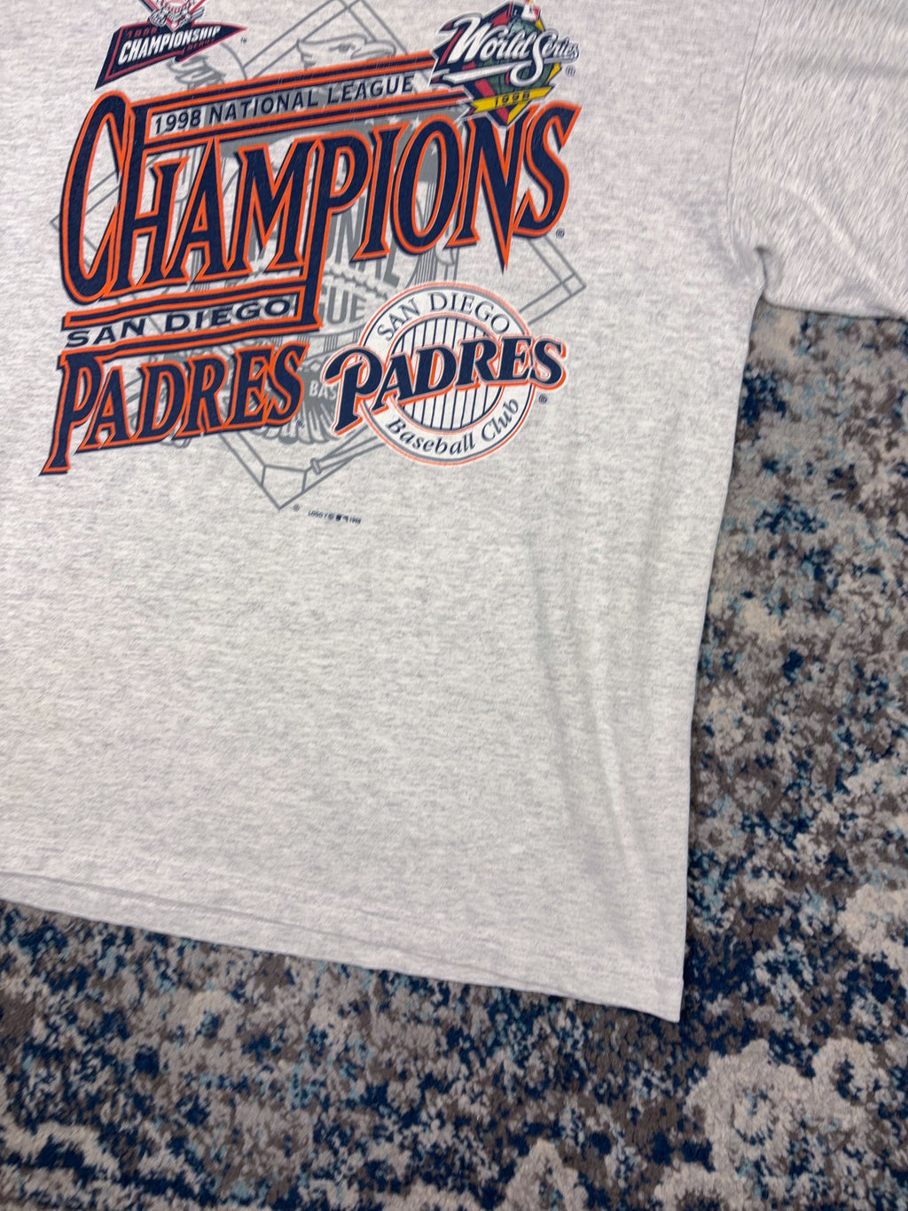 Vintage 1998 San Diego Padres MLB National Champions Graphic T-Shirt Size Large