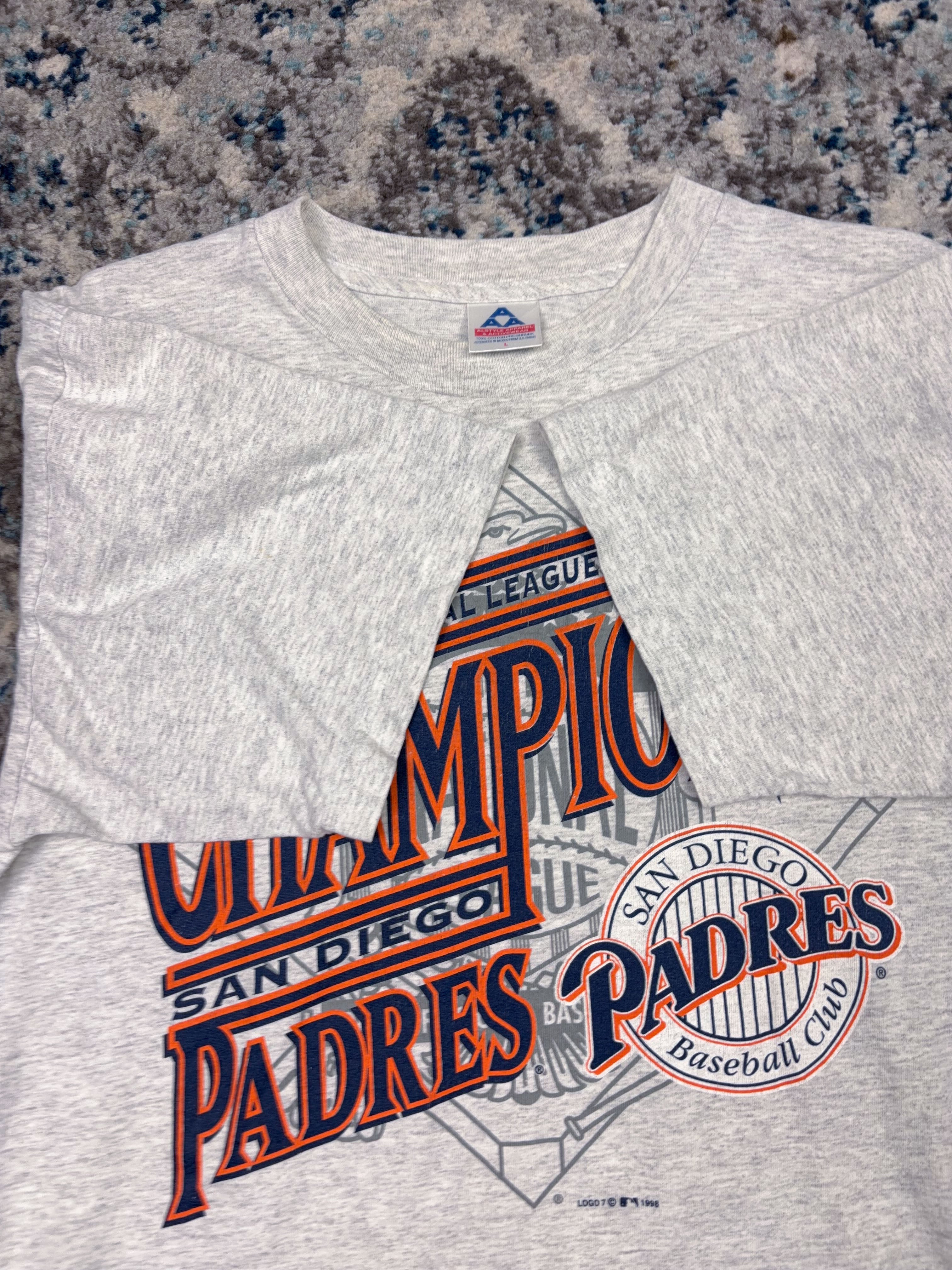 Vintage 1998 San Diego Padres MLB National Champions Graphic T-Shirt Size Large
