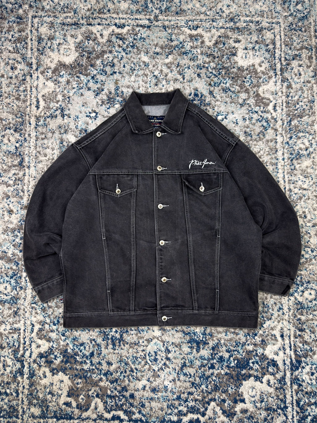 Vintage Y2K Phat Farm Embroidered Script Logo Black Wash Denim Trucker Jacket Size XL