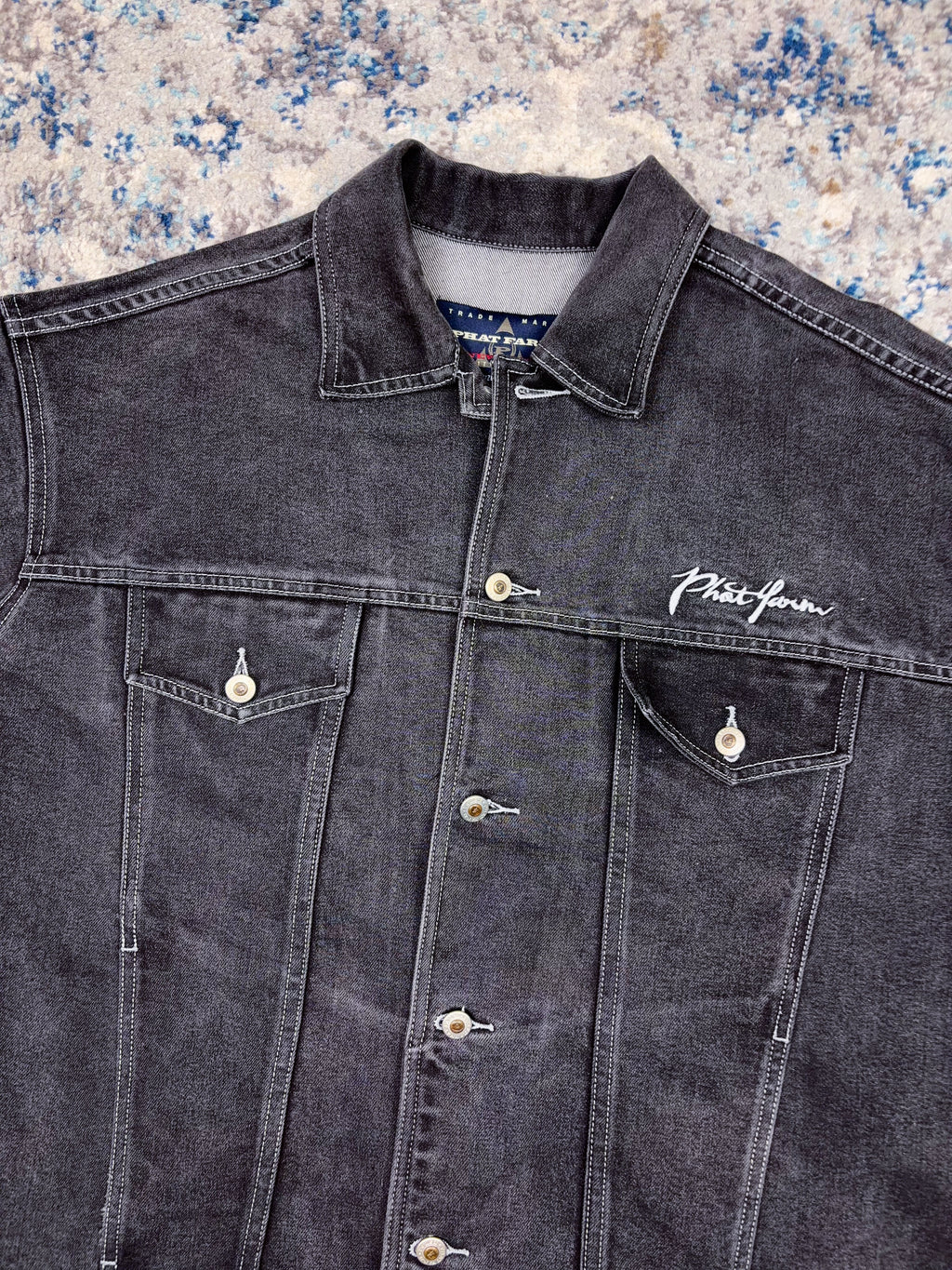 Vintage Y2K Phat Farm Embroidered Script Logo Black Wash Denim Trucker Jacket Size XL
