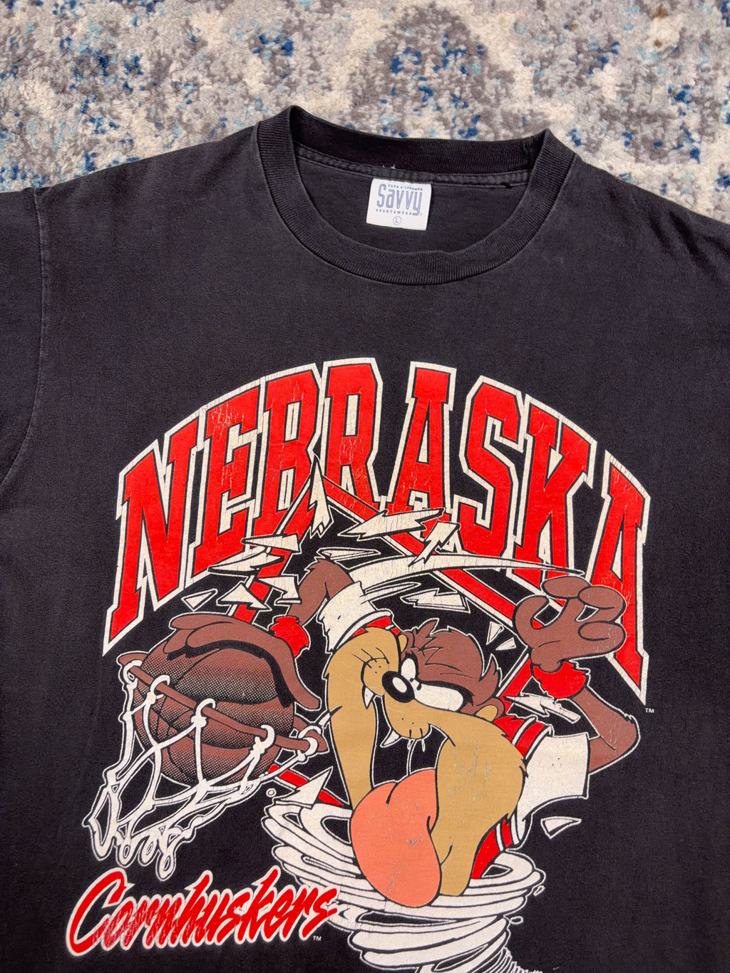 Vintage 1993 Nebraska Cornhuskers NCAA Taz Looney Tunes Graphic T-Shirt Size Large