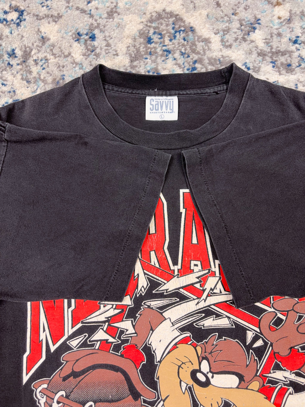 Vintage 1993 Nebraska Cornhuskers NCAA Taz Looney Tunes Graphic T-Shirt Size Large