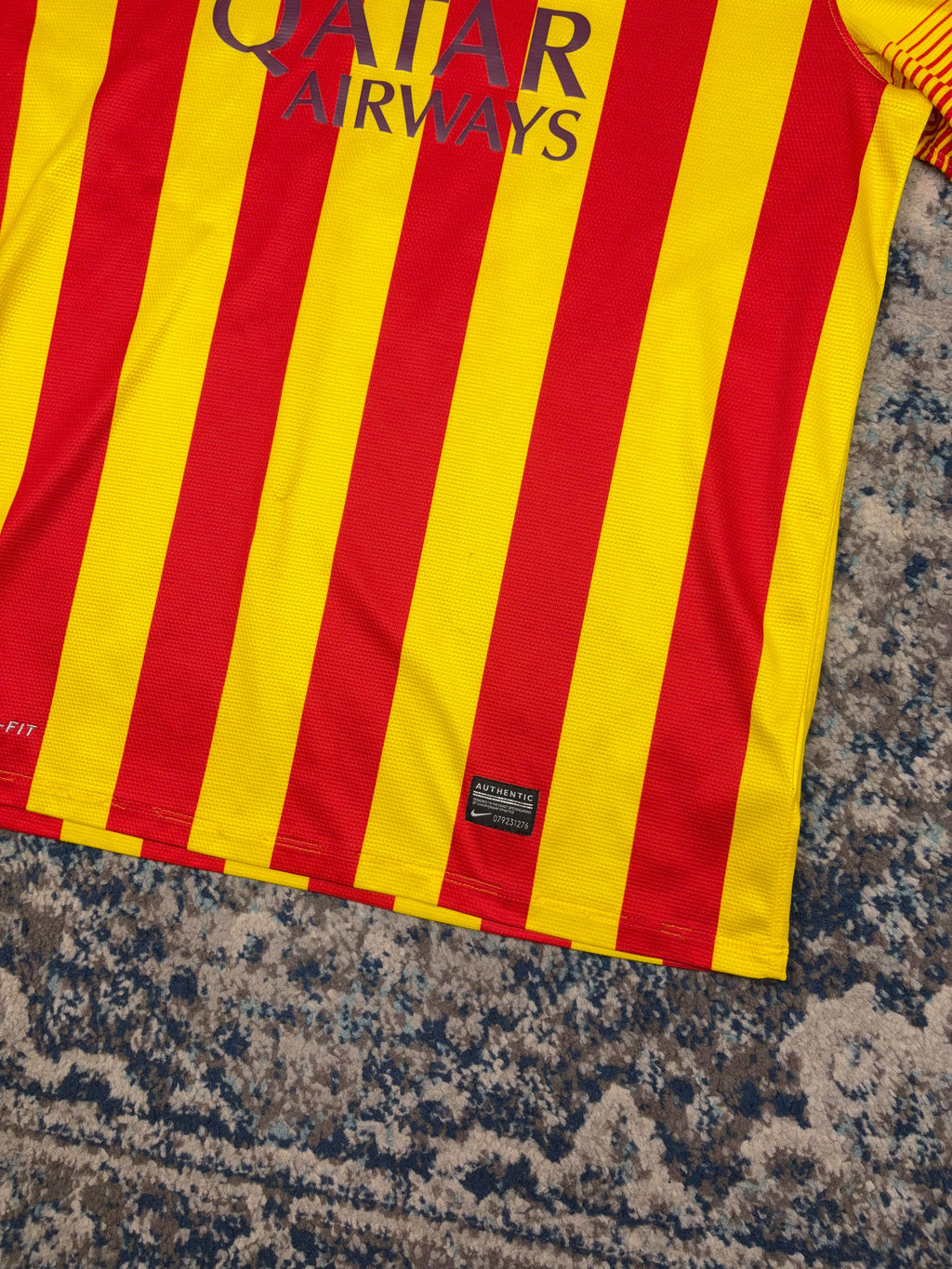 2013-14 FC Barcelona Away Nike Soccer Jersey Size XL
