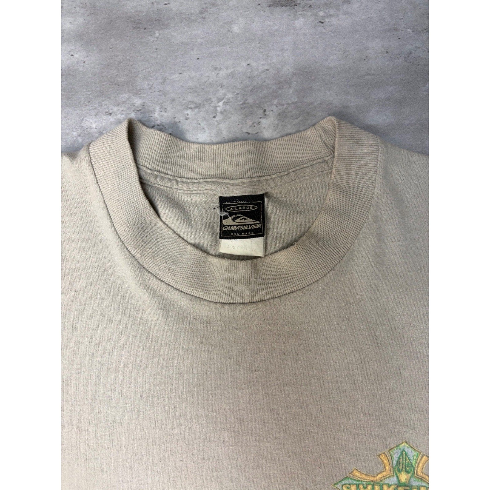 Vintage Y2K Quiksilver Emblem Spellout Beige Graphic T-Shirt Size XL