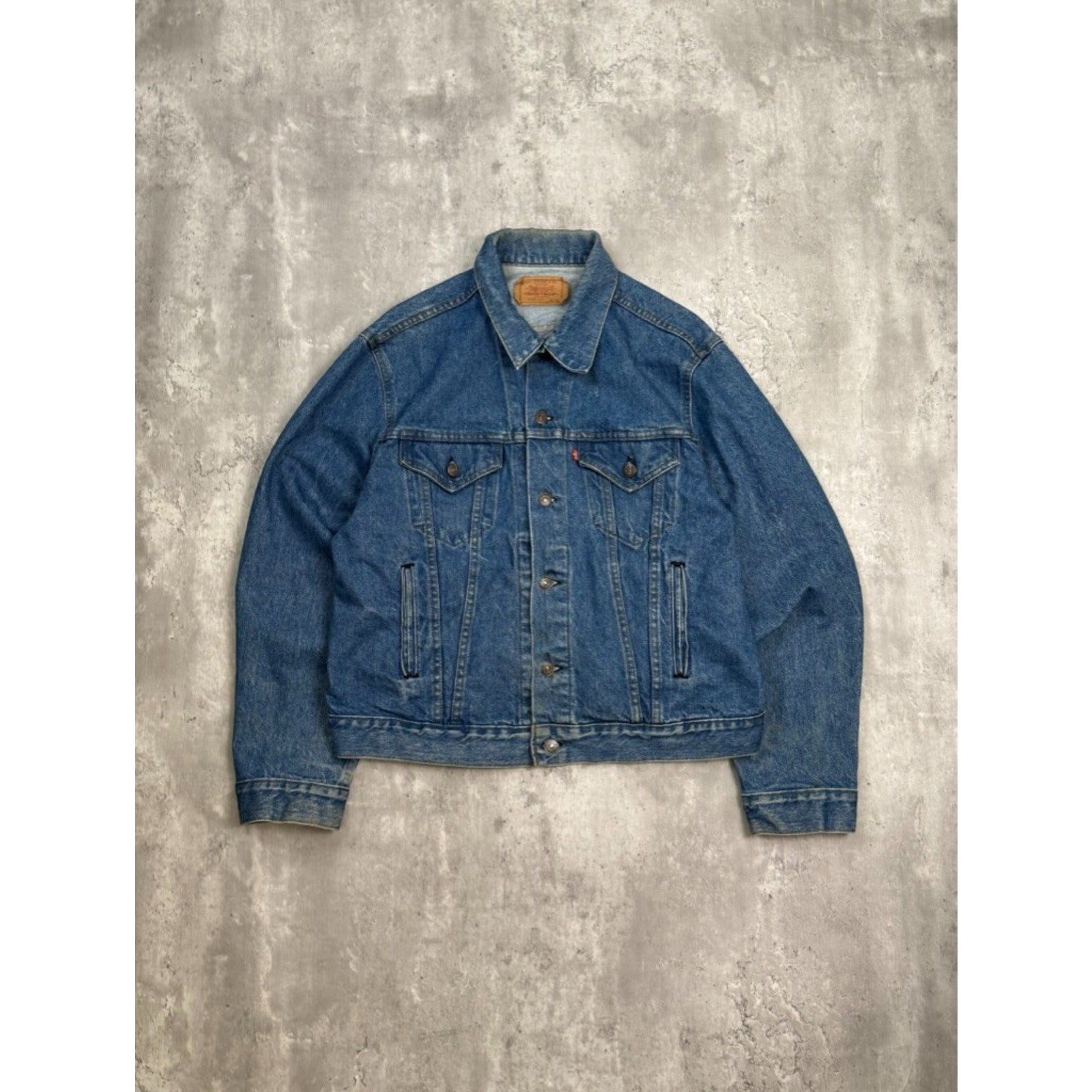 Vintage 90s Levis Red Tab Medium Wash Type 3 Denim Trucker Jacket Size Medium