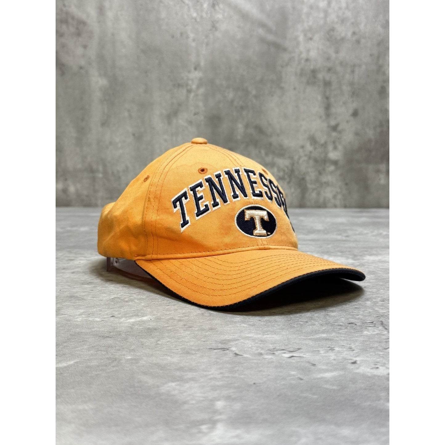 Vintage Tennessee Volunteers NCAA Embroidered Spellout Snapback Hat OSFA