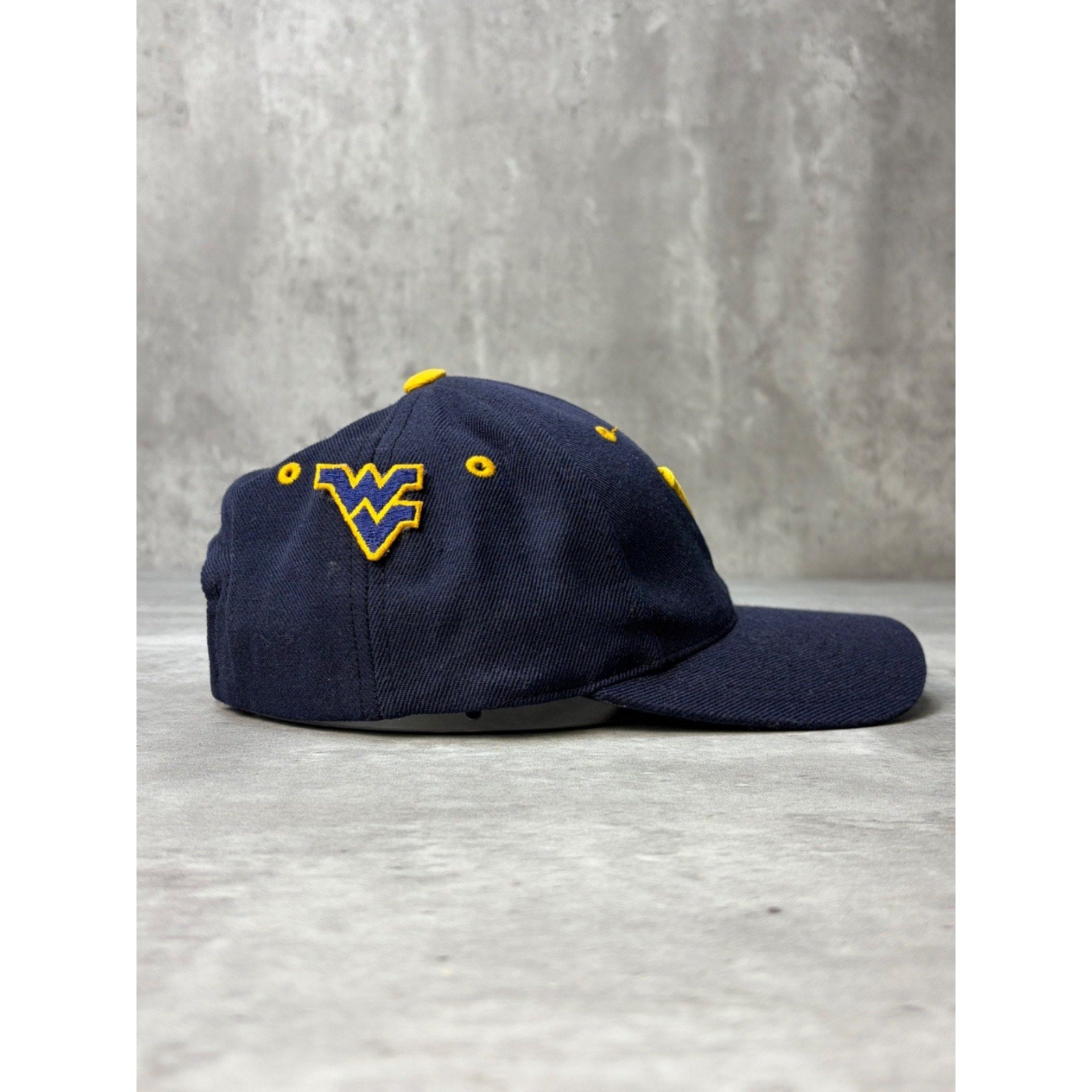 Vintage West Virginia Mountaineers NCAA Embroidered Logo Snapback Hat OSFA