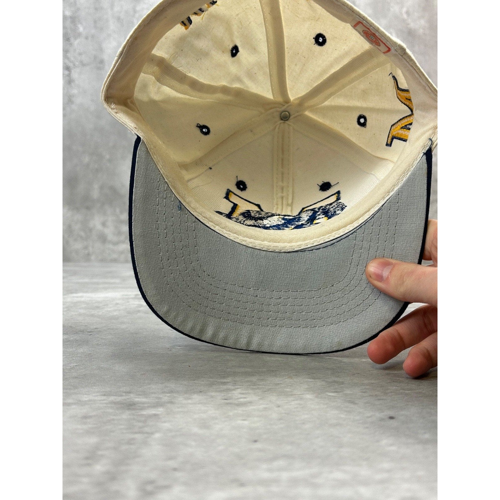 Vintage 90s Michigan Wolverines NCAA Embroidered Logo Fitted Hat Size 6 3/4