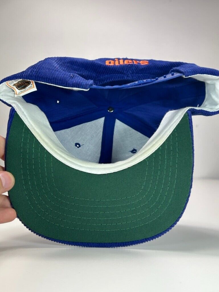 Vintage Edmonton Oilers NHL Embroidered Logo Corduroy Snapback Hat OSFA