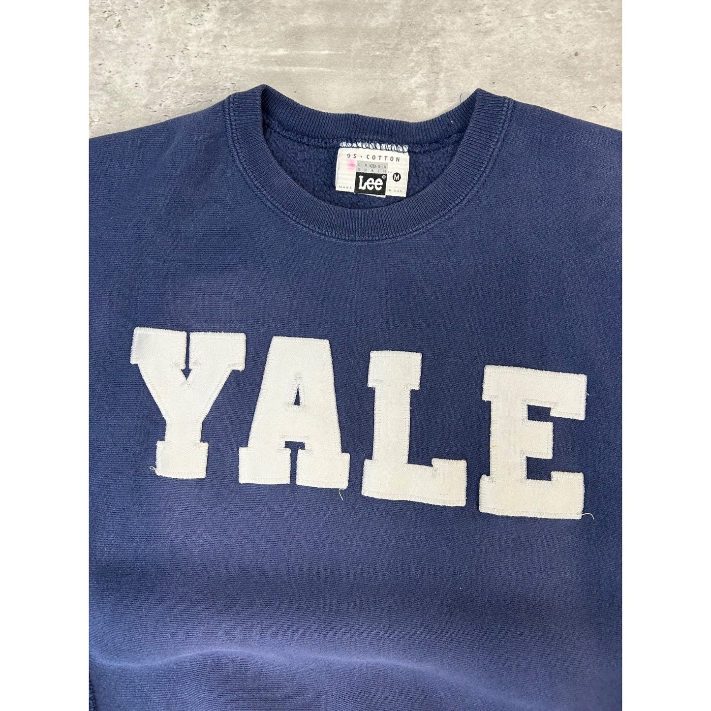 Vintage 90s Yale Bulldogs NCAA Embroidered Spellout Sweatshirt Size Medium