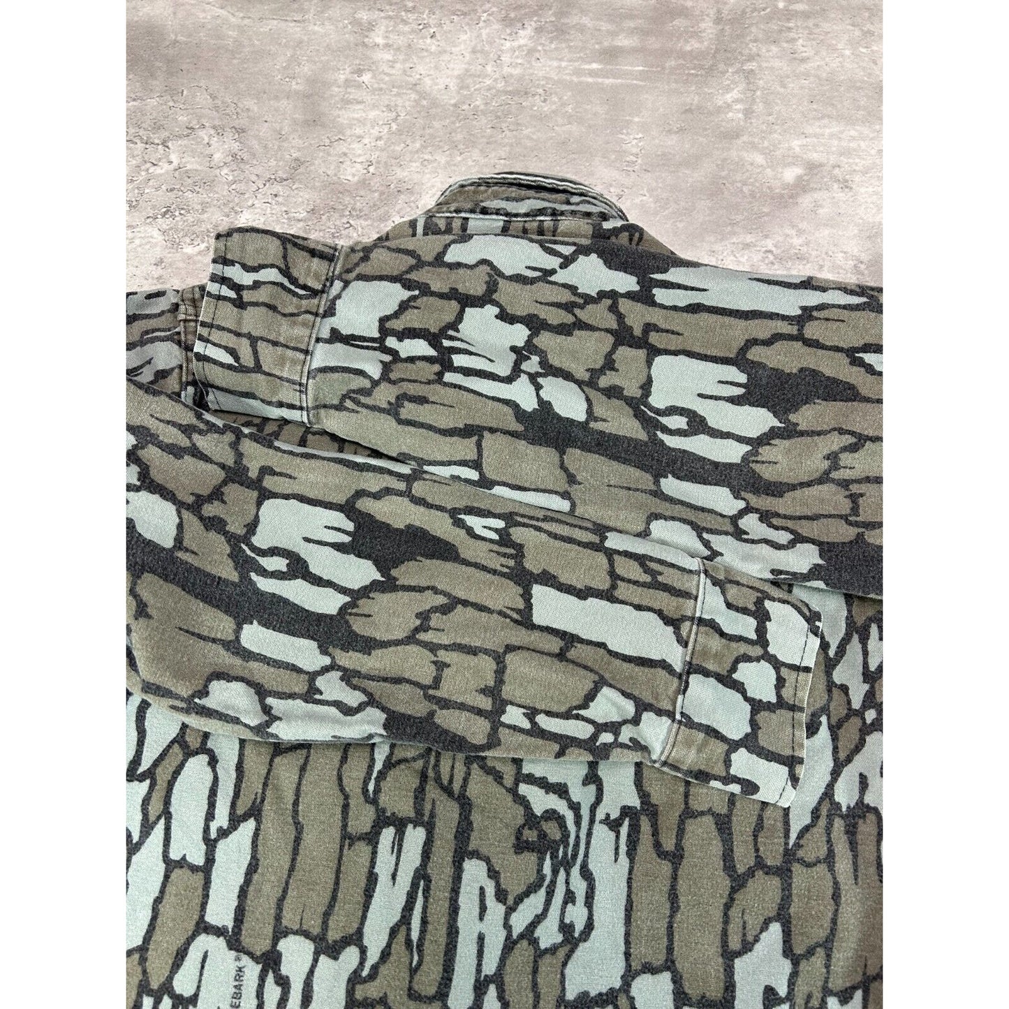 Vintage 80s/90s Cabelas Trebark Camo Hunting Button Up Shirt Size Medium