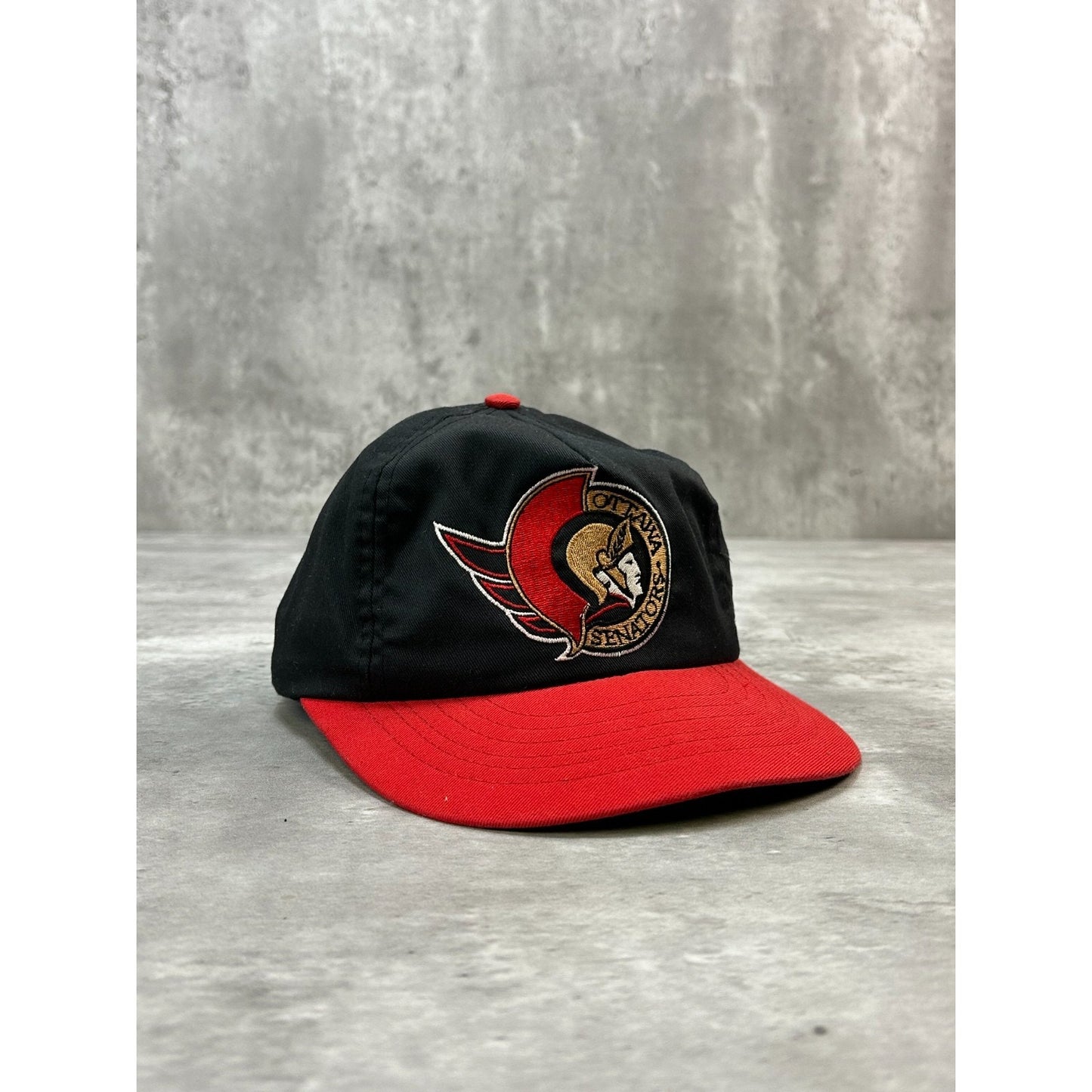 Vintage 90s Ottawa Senators NHL Embroidered Logo Hockey Snapback Hat OSFA