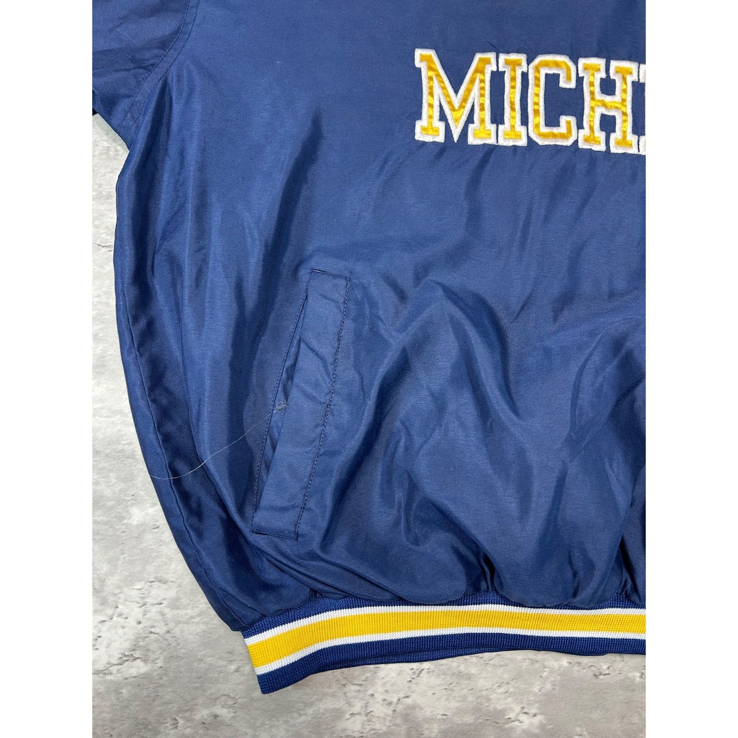 Vintage 90s Michigan Wolverines NCAA Embroidered Windbreaker Jacket Size XL