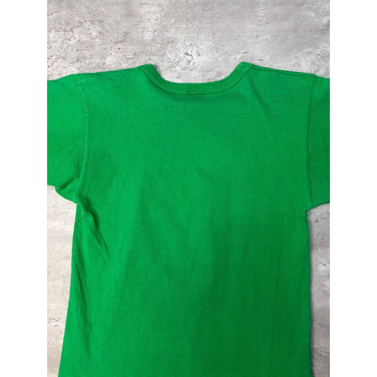 Vintage 90s Boston Celtics NBA Spellout Logo Graphic T-Shirt Size Small YOUTH