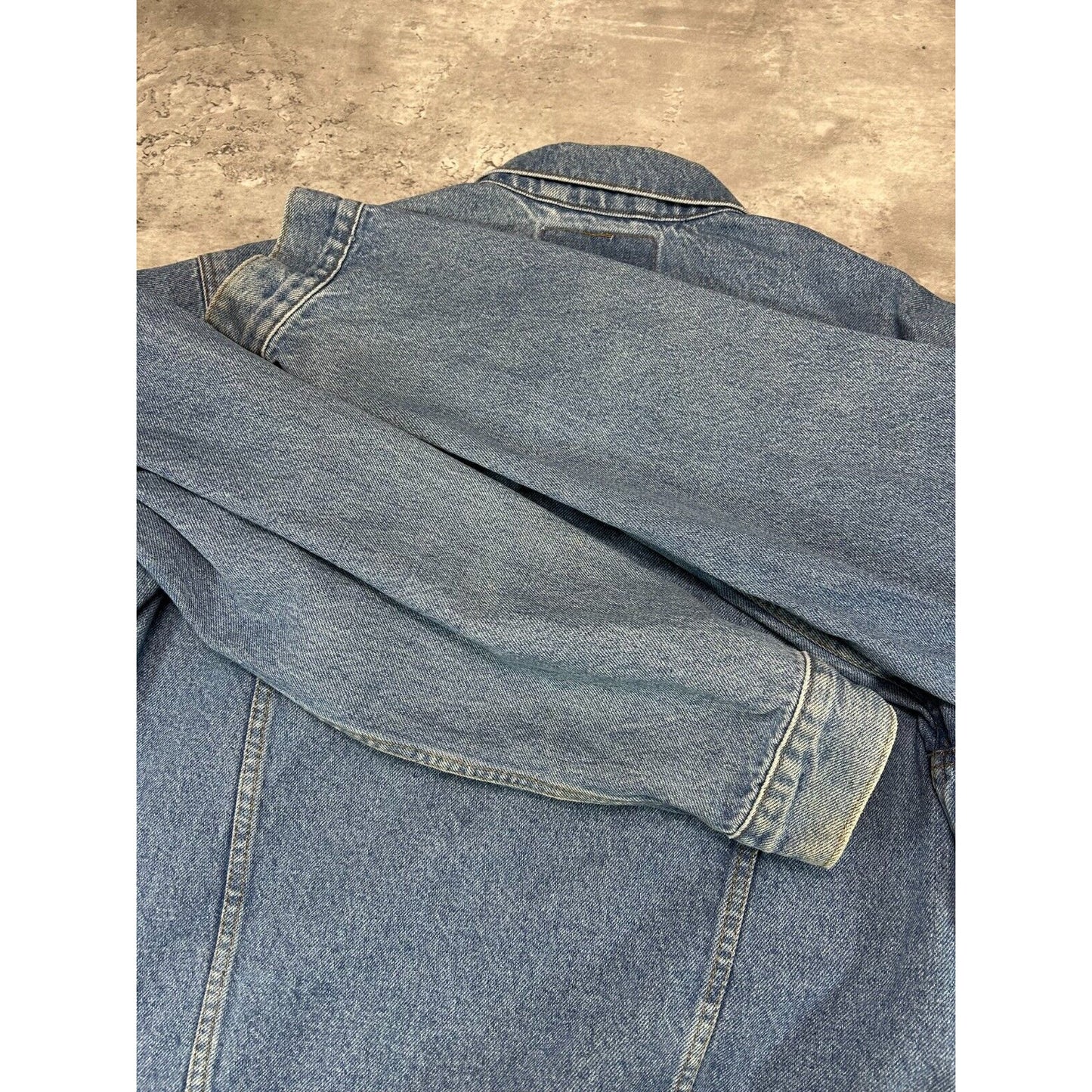 Vintage 90s Levis Red Tab Medium Wash Denim Type 3 Trucker Jacket Size Large