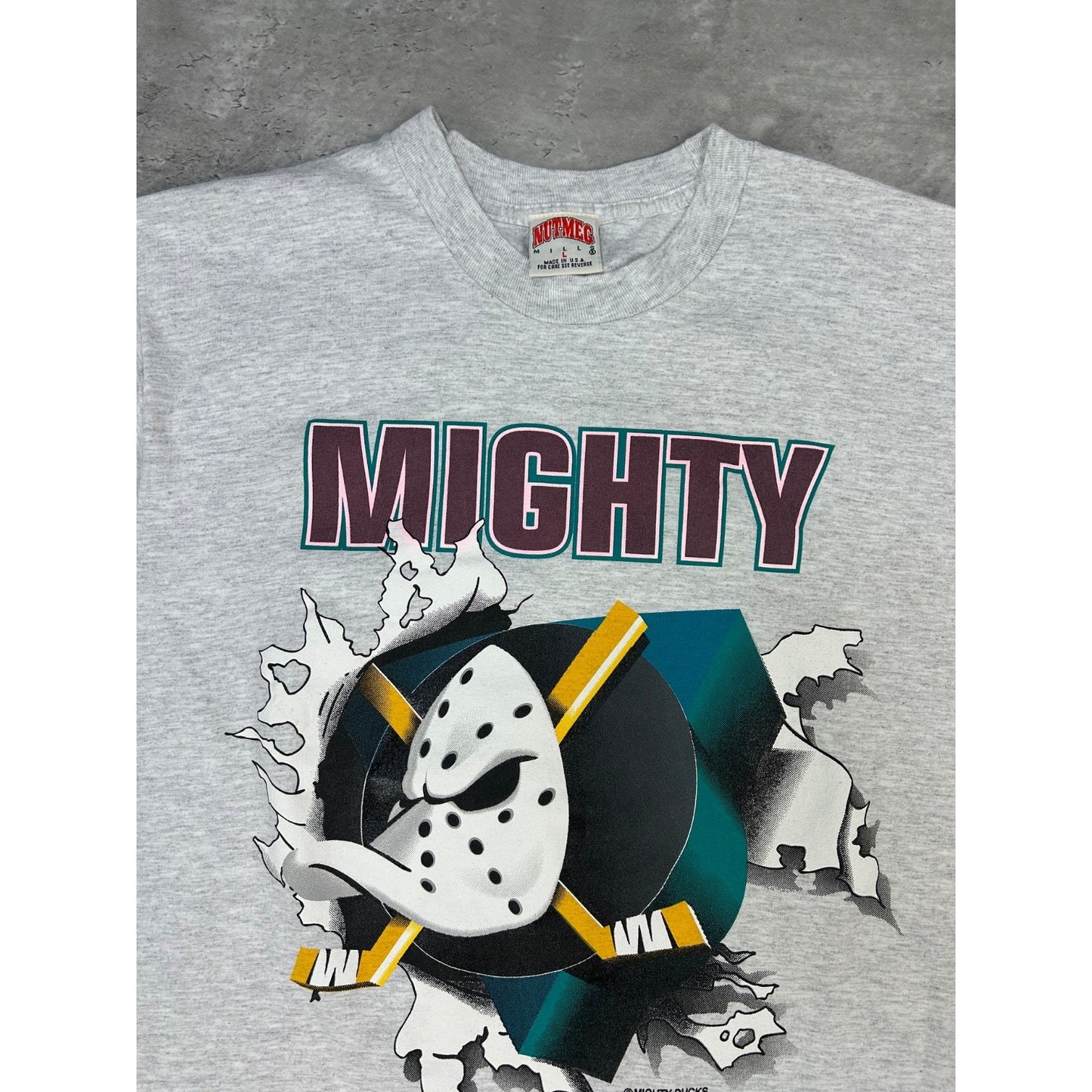 Vintage 90s Anaheim Mighty Ducks NHL Chest Buster Graphic T-Shirt Size Large