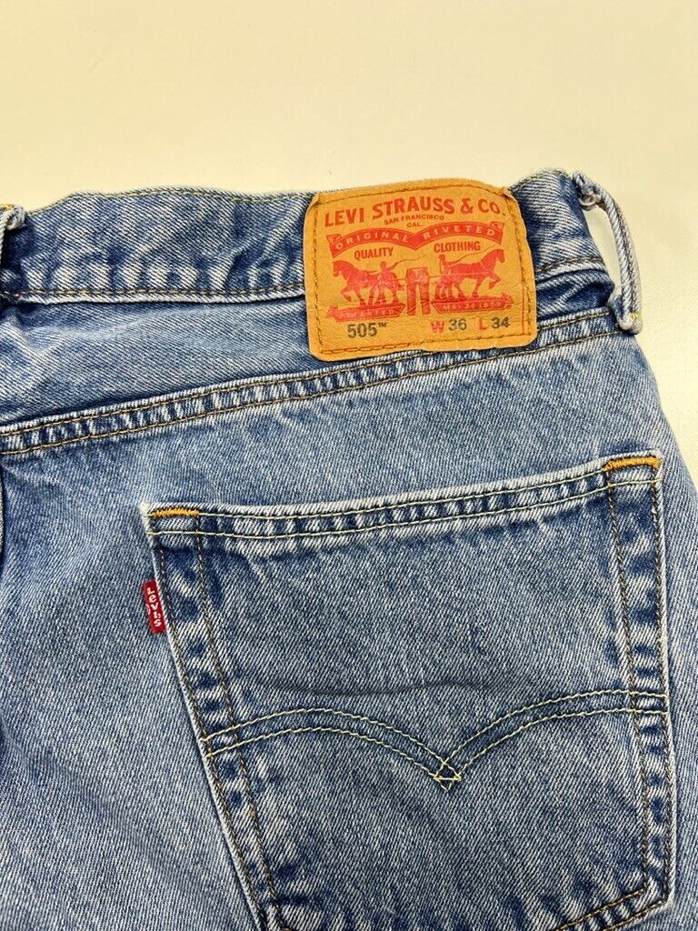 Vintage Levi's 505 Red Tab Light Wash Straight Fit Denim Pants Size 36 Blue