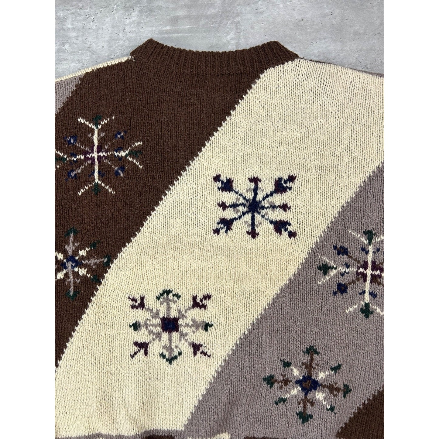 Vintage Trail N Toe Earth Tone Striped Snowflake Print Knit Sweater Size Large