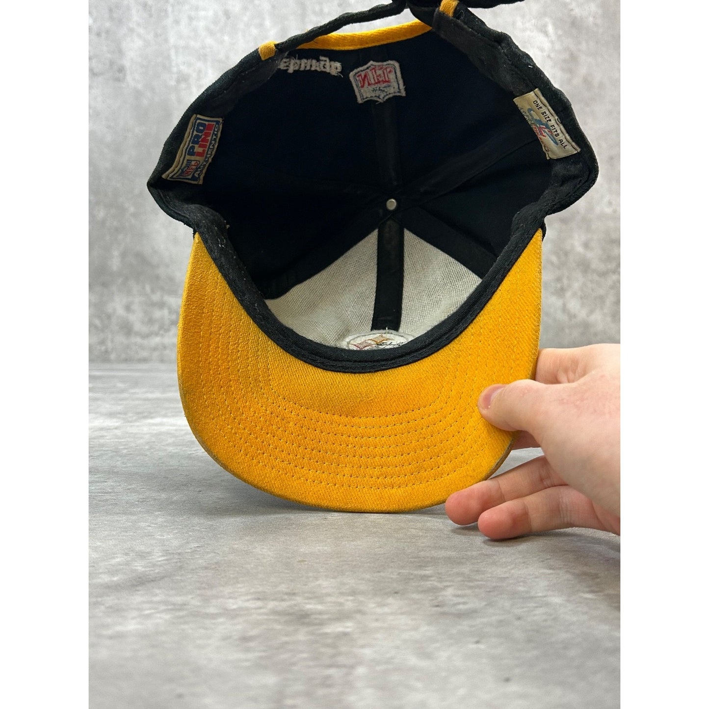Vintage 90s Pittsburgh Steelers NFL Embroidered Logo Athletic Strapback Hat OSFA