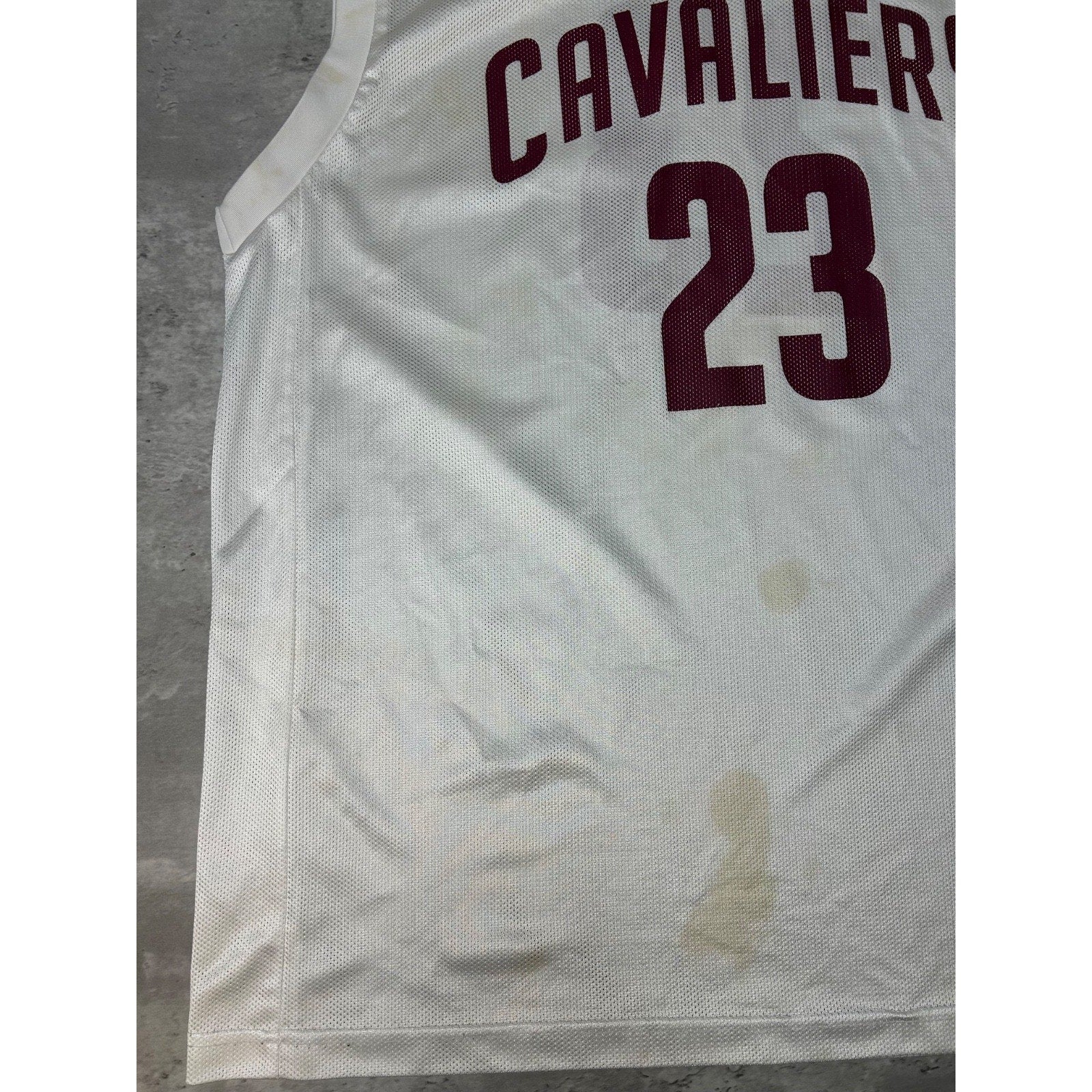 Vintage Lebron James #23 Cleveland Cavaliers NBA Basketball Jersey Size XL