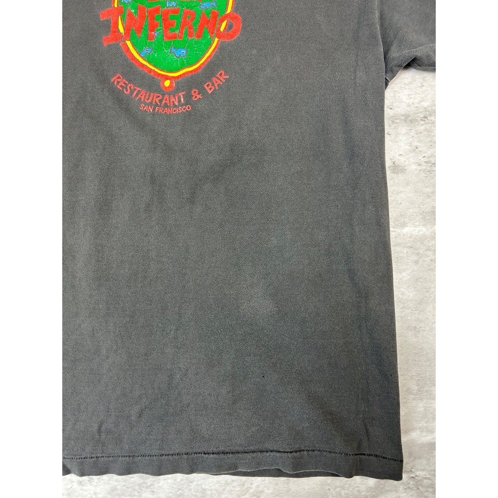 Vintage Pizza Inferno Restaurant Destination Graphic T-Shirt Size Large Black