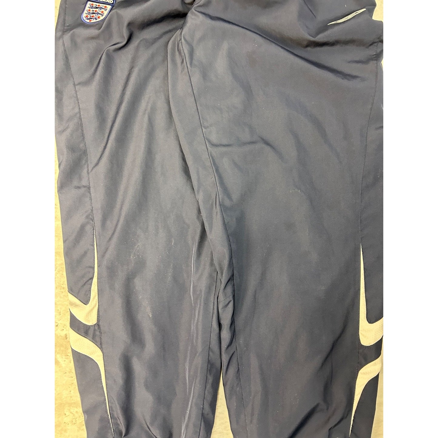 Vintage 90s England Soccer Embroidered Crest Umbro Nylon Track Pants Size XL