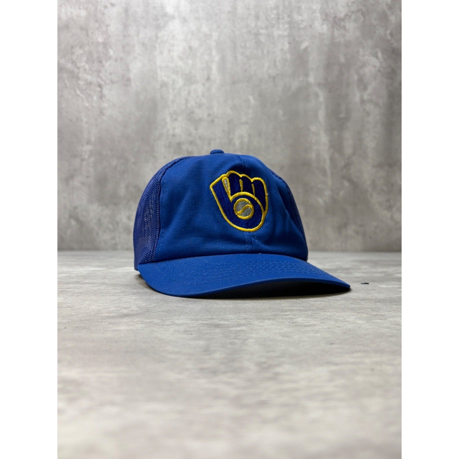 Vintage Milwaukee Brewers MLB Embroidered Logo Trucker Snapback Hat OSFA