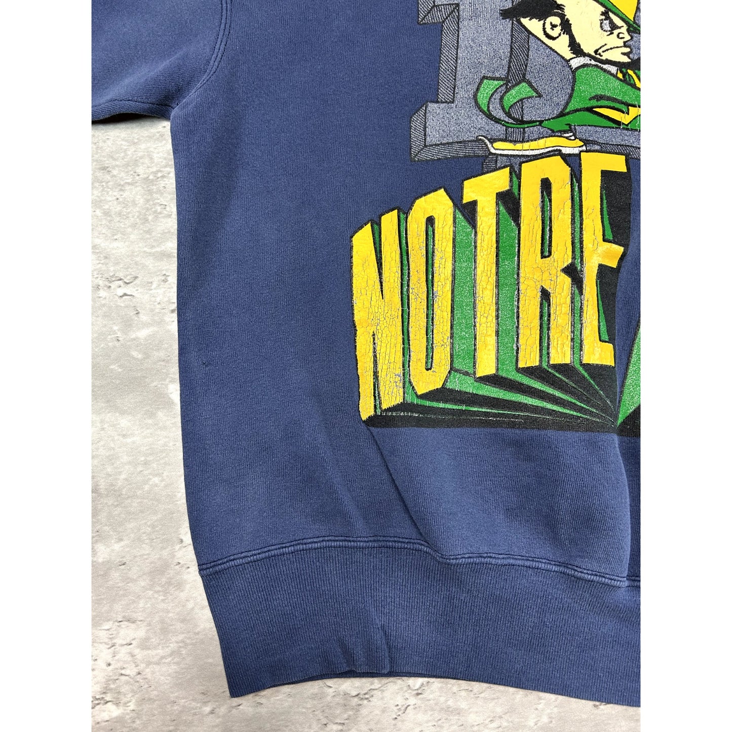 Vintage 1991 Notre Dame Fighting Irish NCAA Spellout Logo Graphic Sweatshirt Med