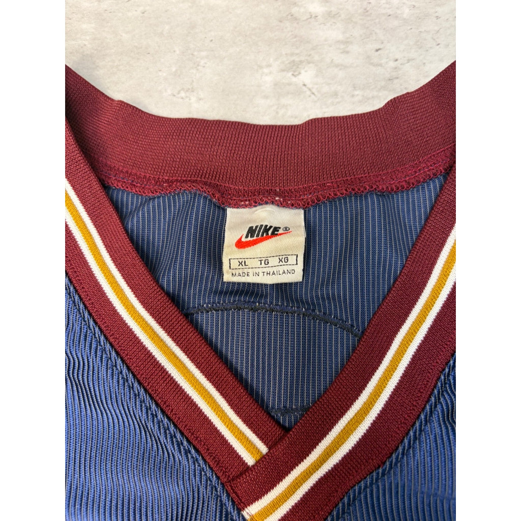 Vintage Y2K Nike Embroidered Spellout Basketball Jersey Size XL