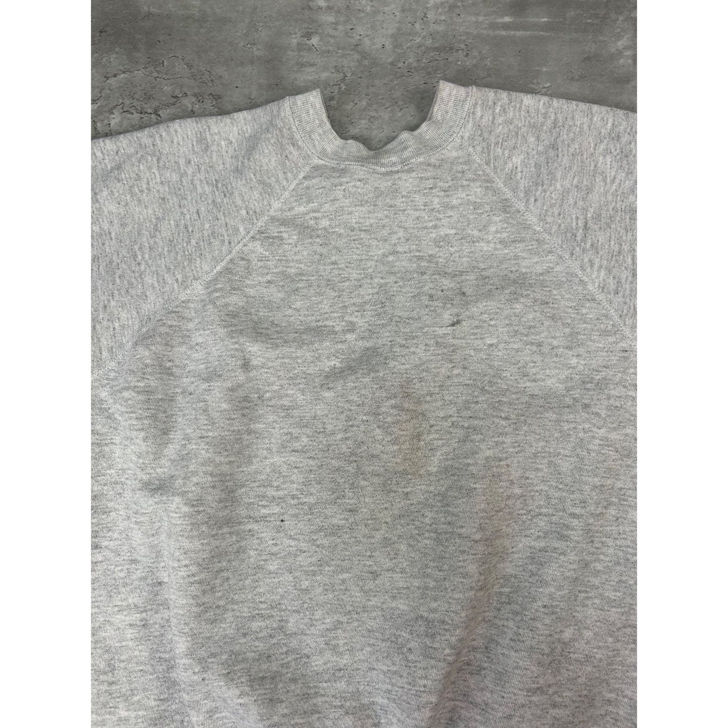 Vintage 90s Iowa Hawkeyes NCAA Collegiate Crest Graphic Sweatshirt Size Medium