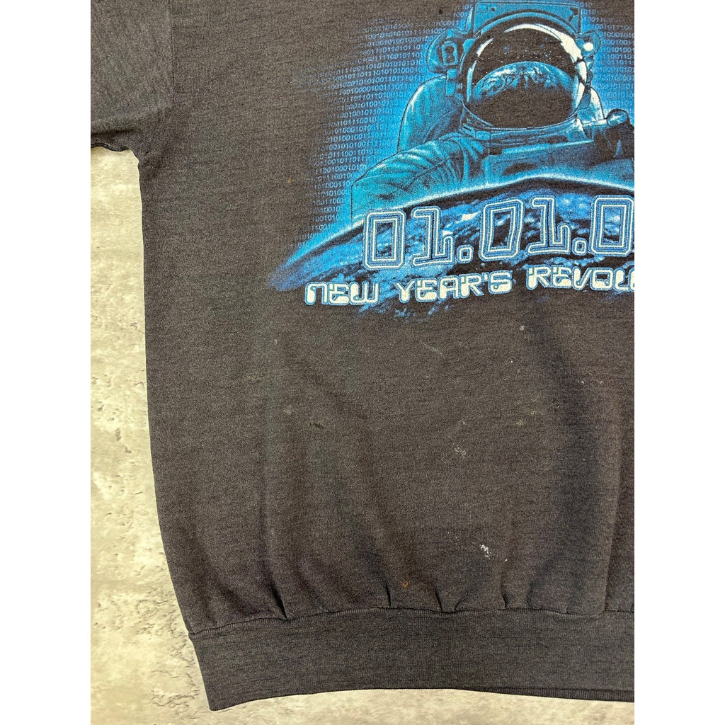 Vintage 2000 New Years Revolution Astronaut Graphic Sweatshirt Size Large