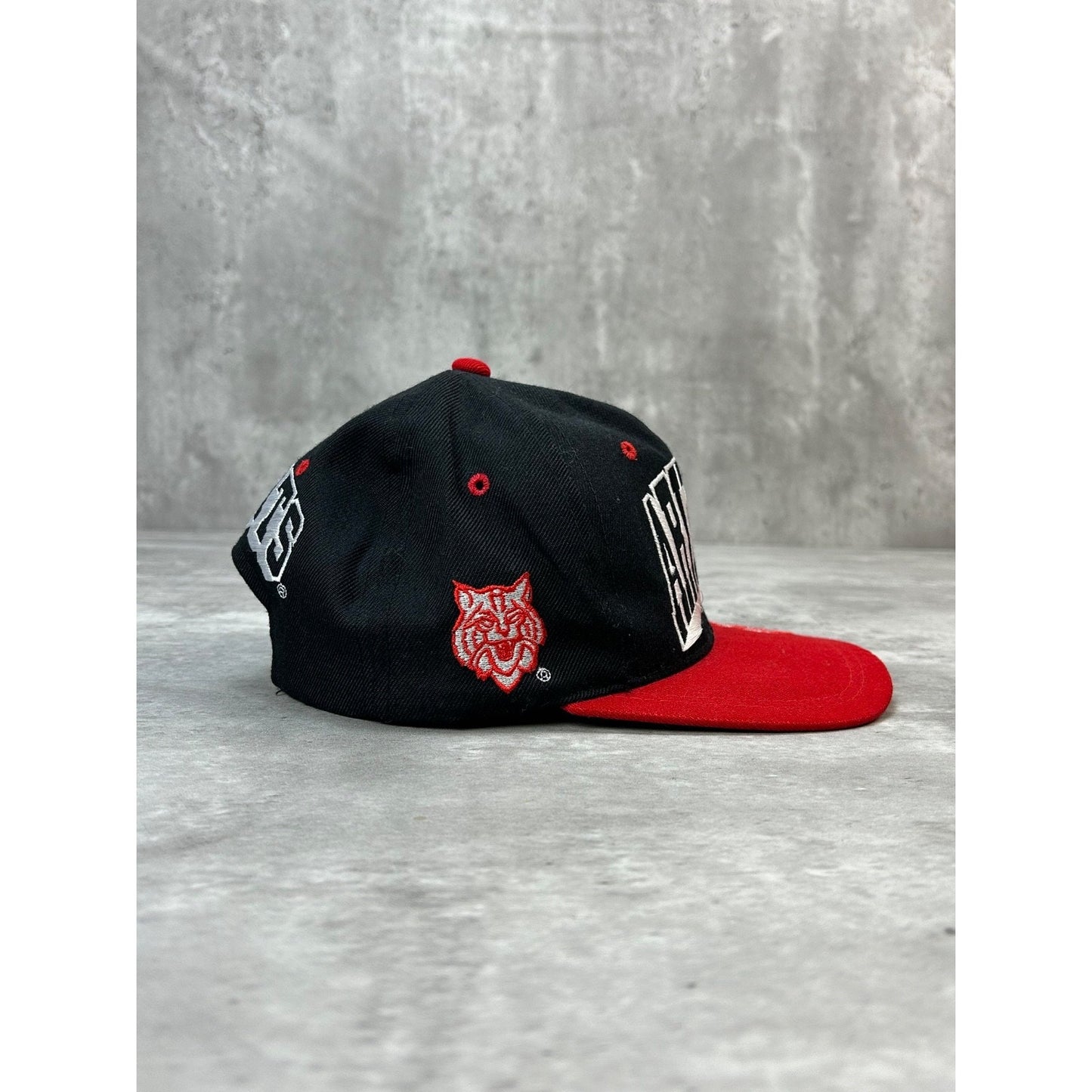 Vintage 90s Arizona Wildcats NCAA Embroidered Spellout Snapback Hat OSFA