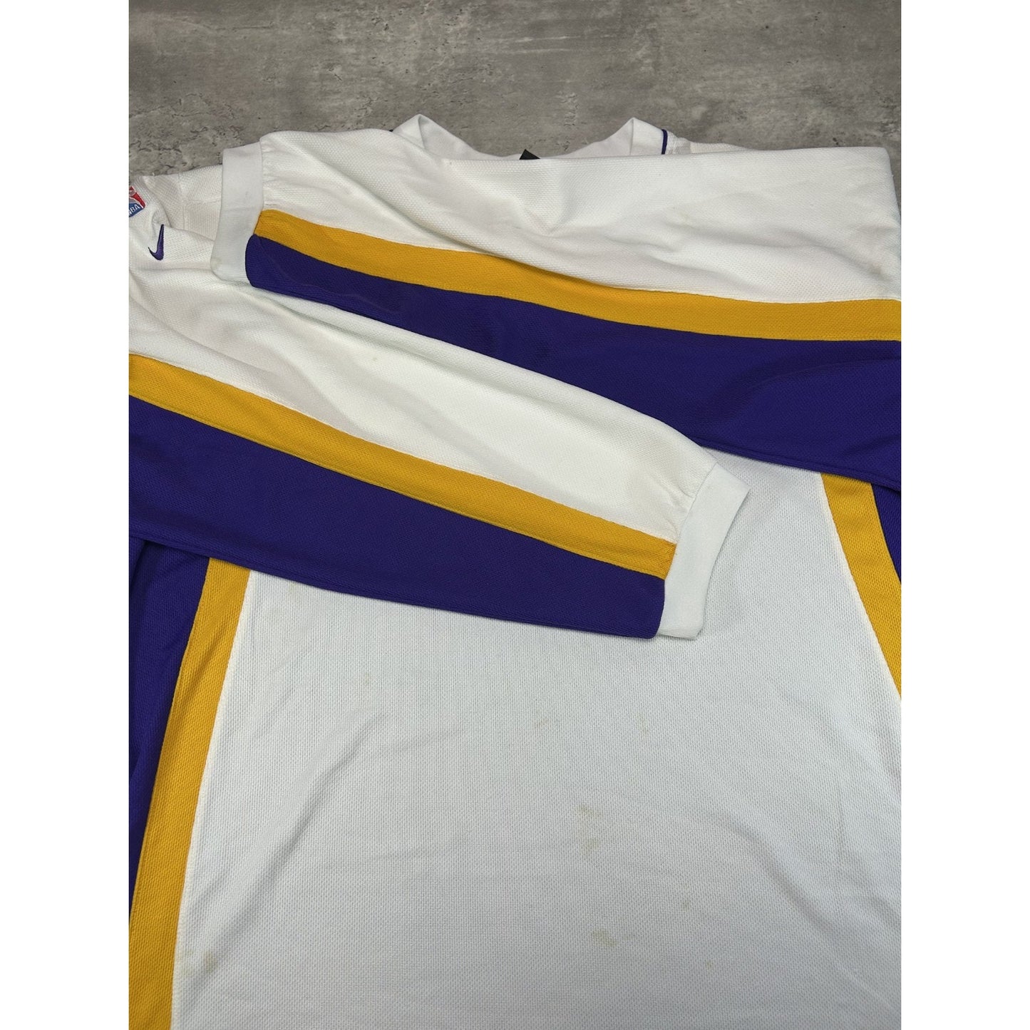 Vintage 2000s Los Angeles Lakers NBA Long Sleeve Practice Jersey Size XL