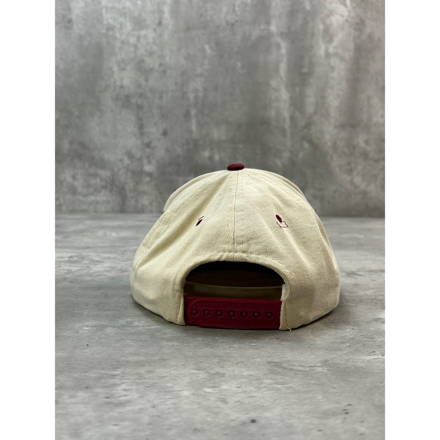 Vintage 90s Hooters Embroidered Spellout Logo Snapback Hat OSFA