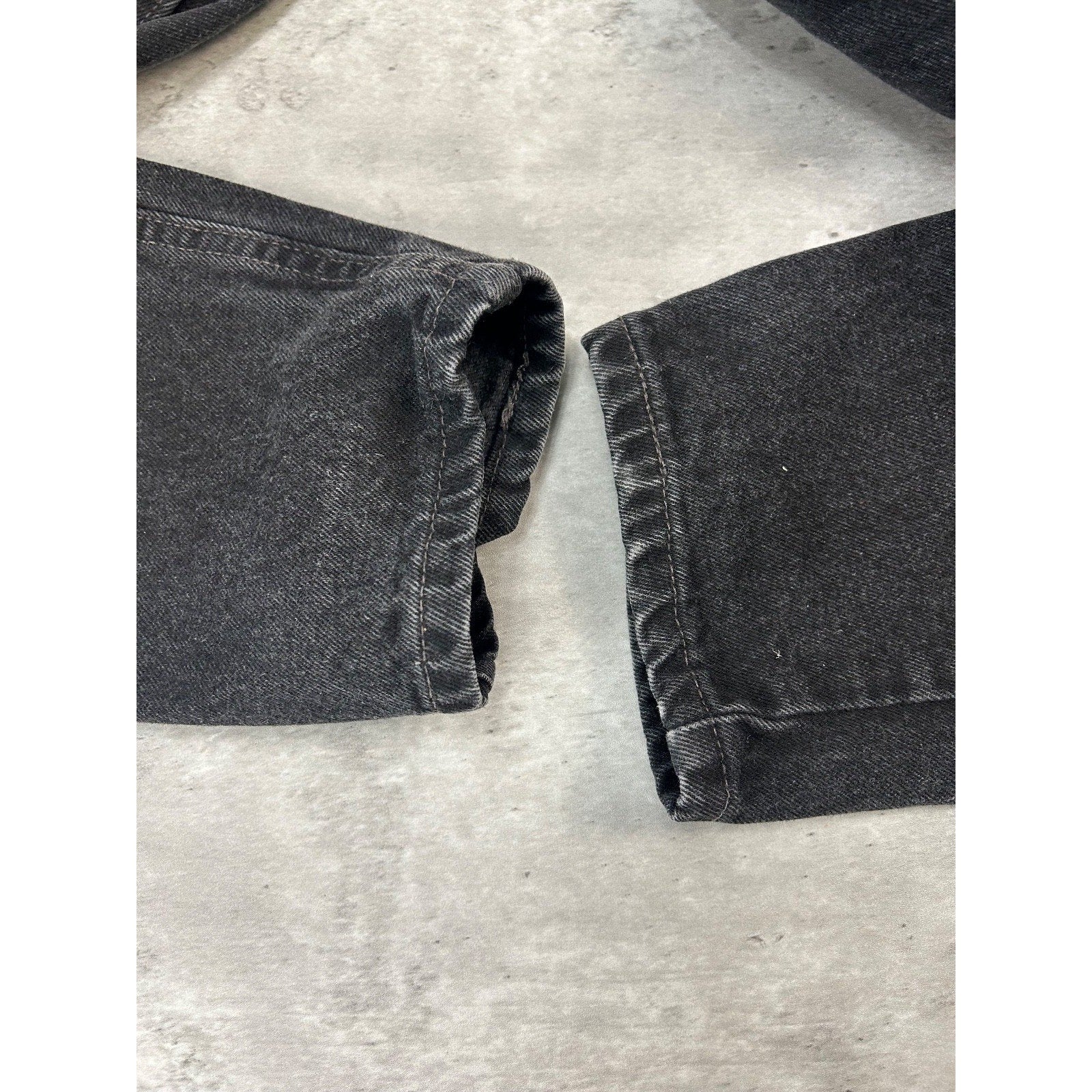 Vintage Women's 90s Levis 550 Tapered Leg Red Tab Black Denim Pants Size 35