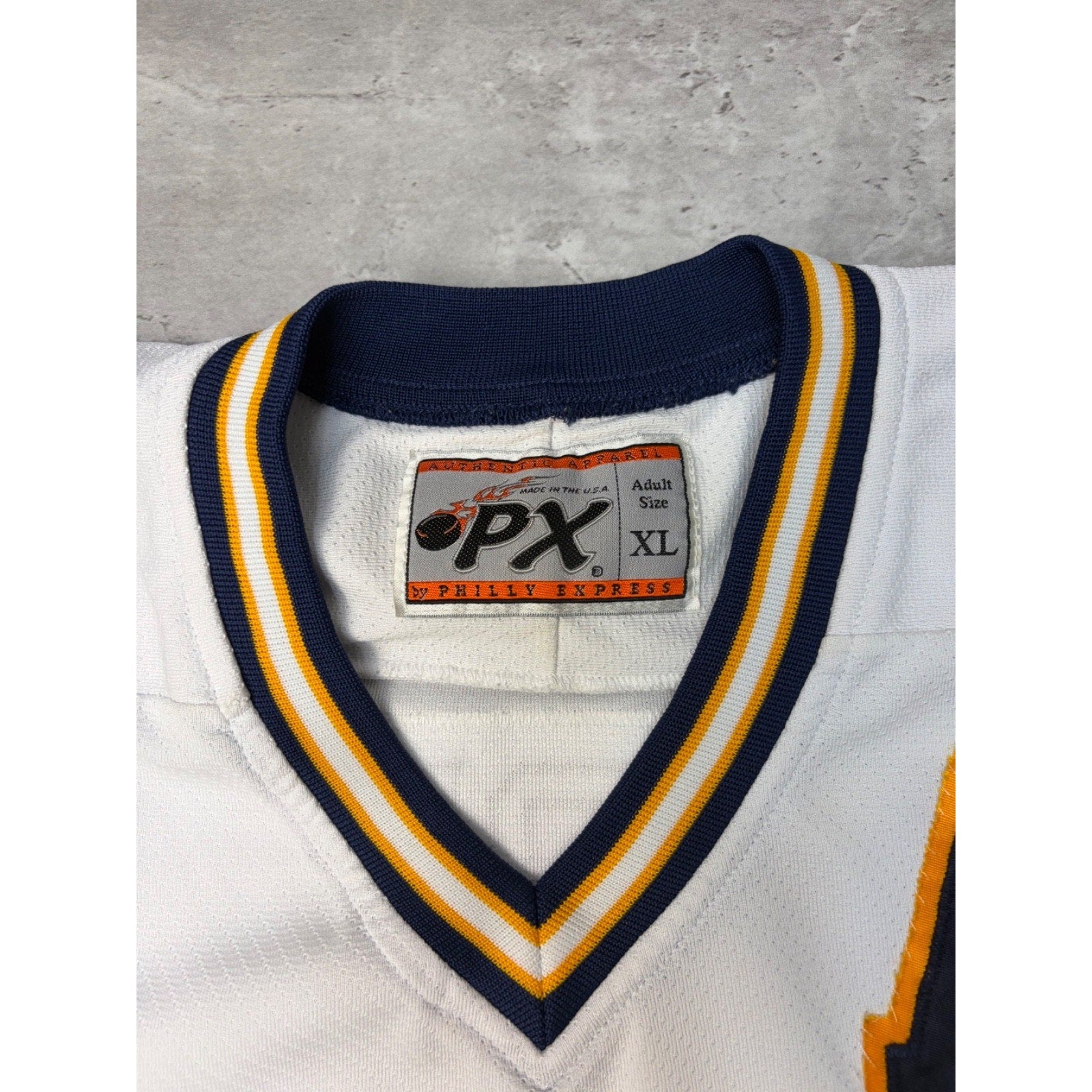 Vintage Michigan Wolverines #17 NCAA Stitched Hockey Jersey Size XL