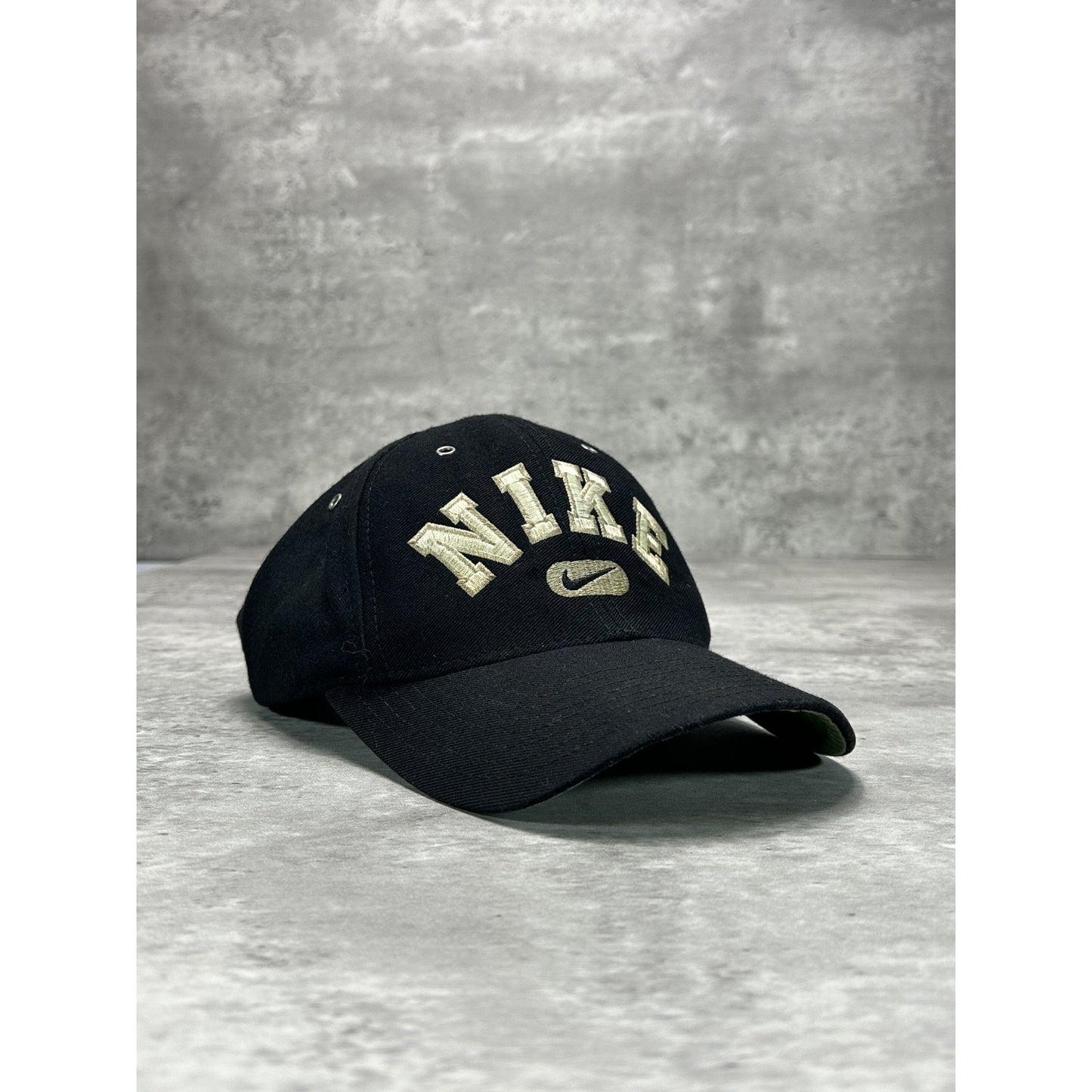 Vintage 2000s Nike Embroidered Swoosh Spellout Snapback Hat OSFA