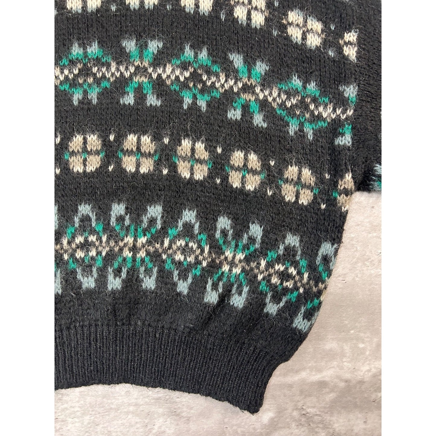 Vintage 80s/90s Geometric Striped Print Pullover Mock Neck Sweater Size Large