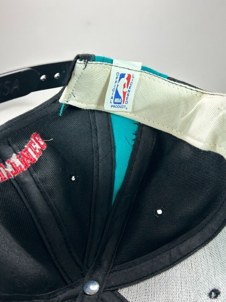 Vintage 90s Vancouver Grizzlies NBA Embroidered Logo Nutmeg Snapback Hat OSFA