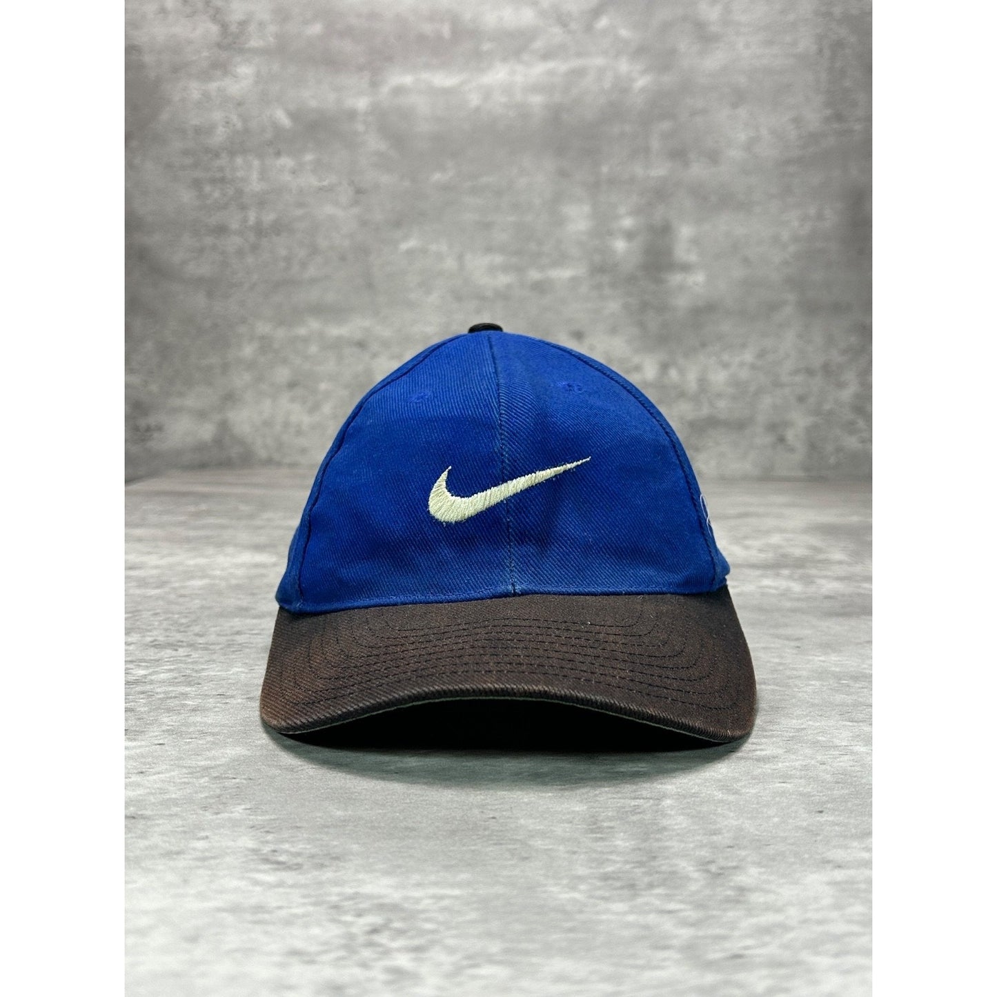 Vintage 90s Nike Embroidered Swoosh Two Tone Snapback Hat OSFA
