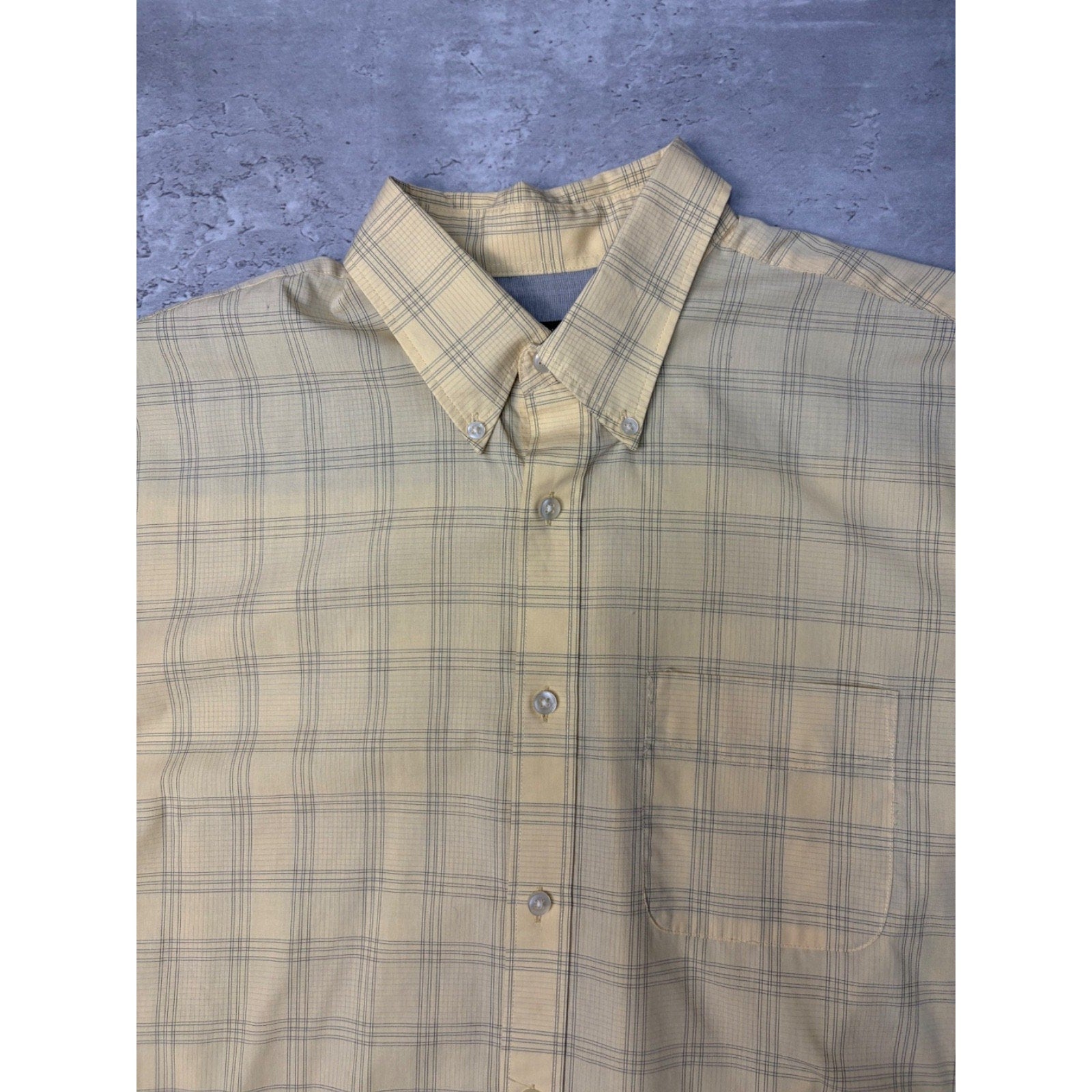 Vintage Van Heusen Plaid Single Pocket Cropped Button Up Shirt Size Large