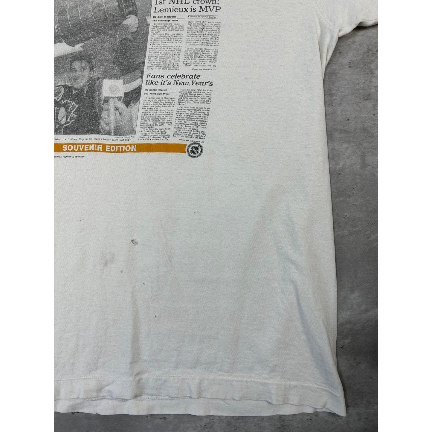 Vintage 1991 Pittsburgh Penguins NHL Newspaper Cup Graphic T-Shirt Size XL