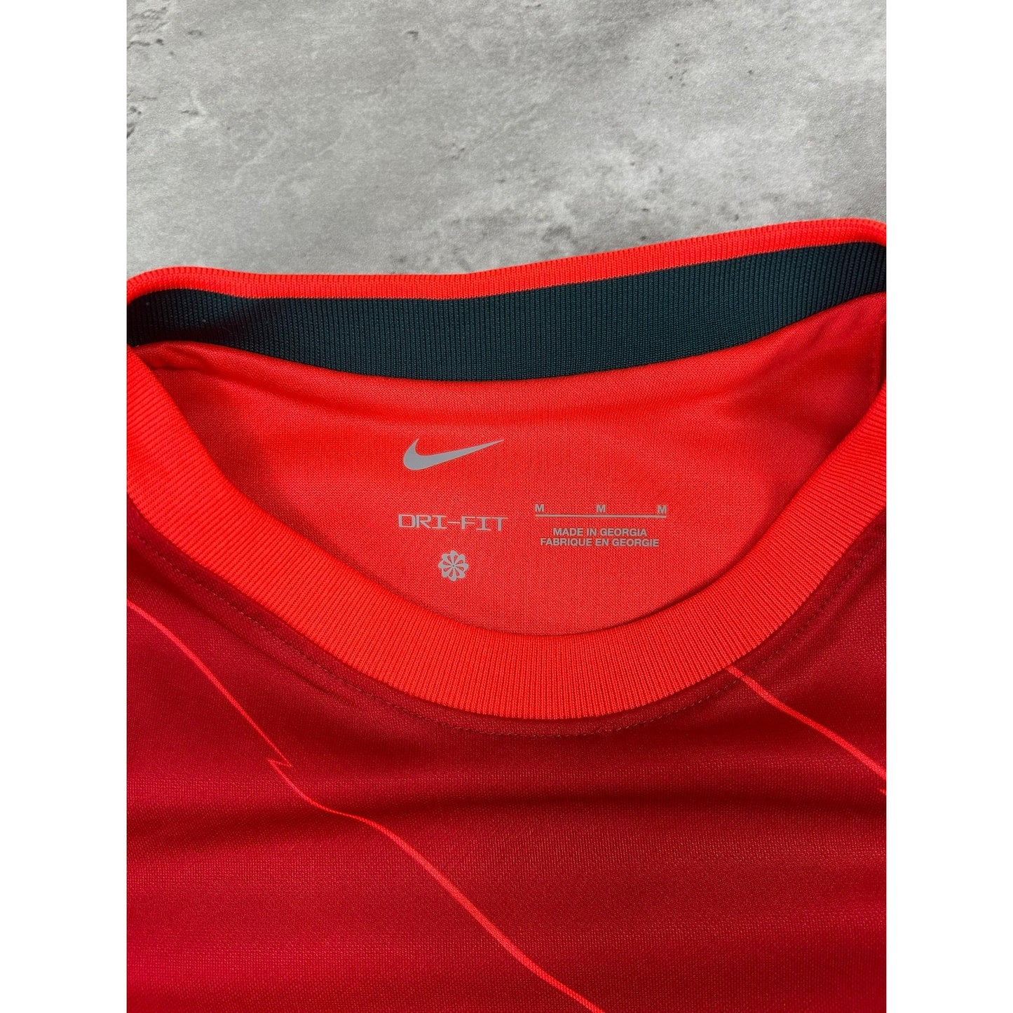 Vintage Womens Liverpool LFC #18 Nike Soccer Jersey Size Medium Red