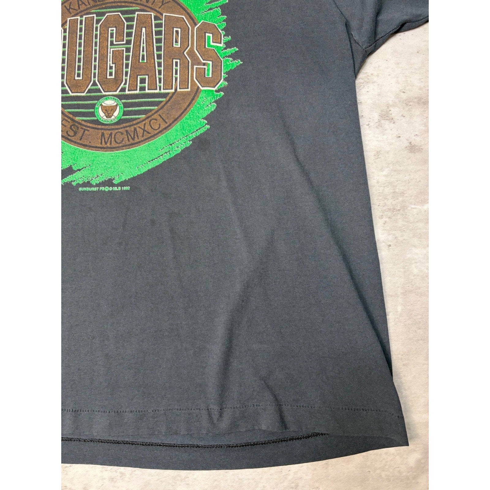 Vintage 1992 Kane County Cougars NCAA Scribble Crest Graphic T-Shirt Size XL