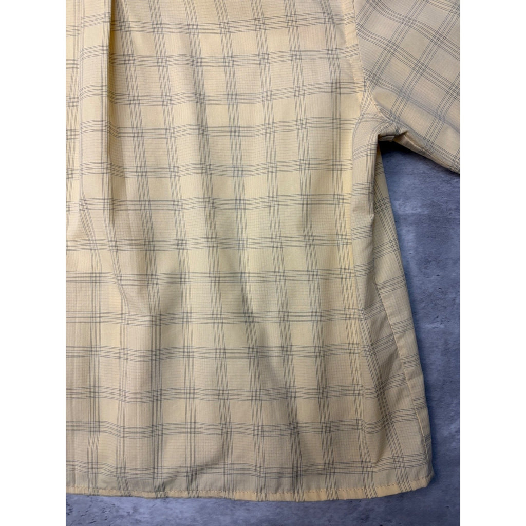 Vintage Van Heusen Plaid Single Pocket Cropped Button Up Shirt Size Large