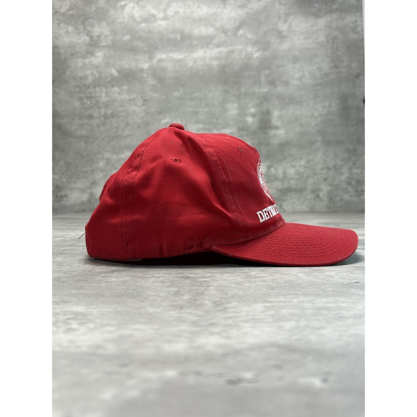 Vintage 90s Detroit Red Wings NHL Embroidered Logo Snapback Hat OSFA