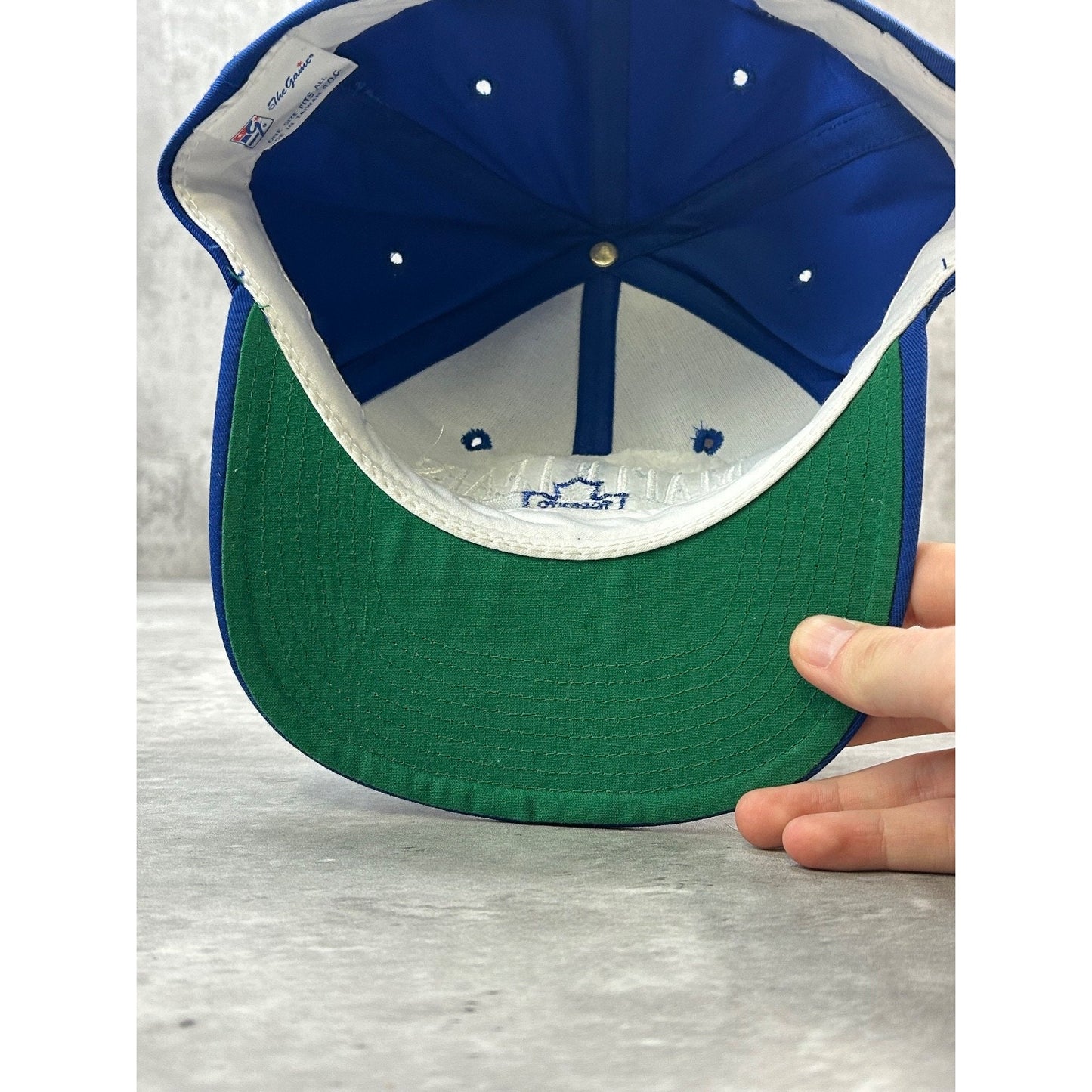 Vintage 90s Toronto Maple Leafs NHL Embroidered Spellout Snapback Hat OSFA