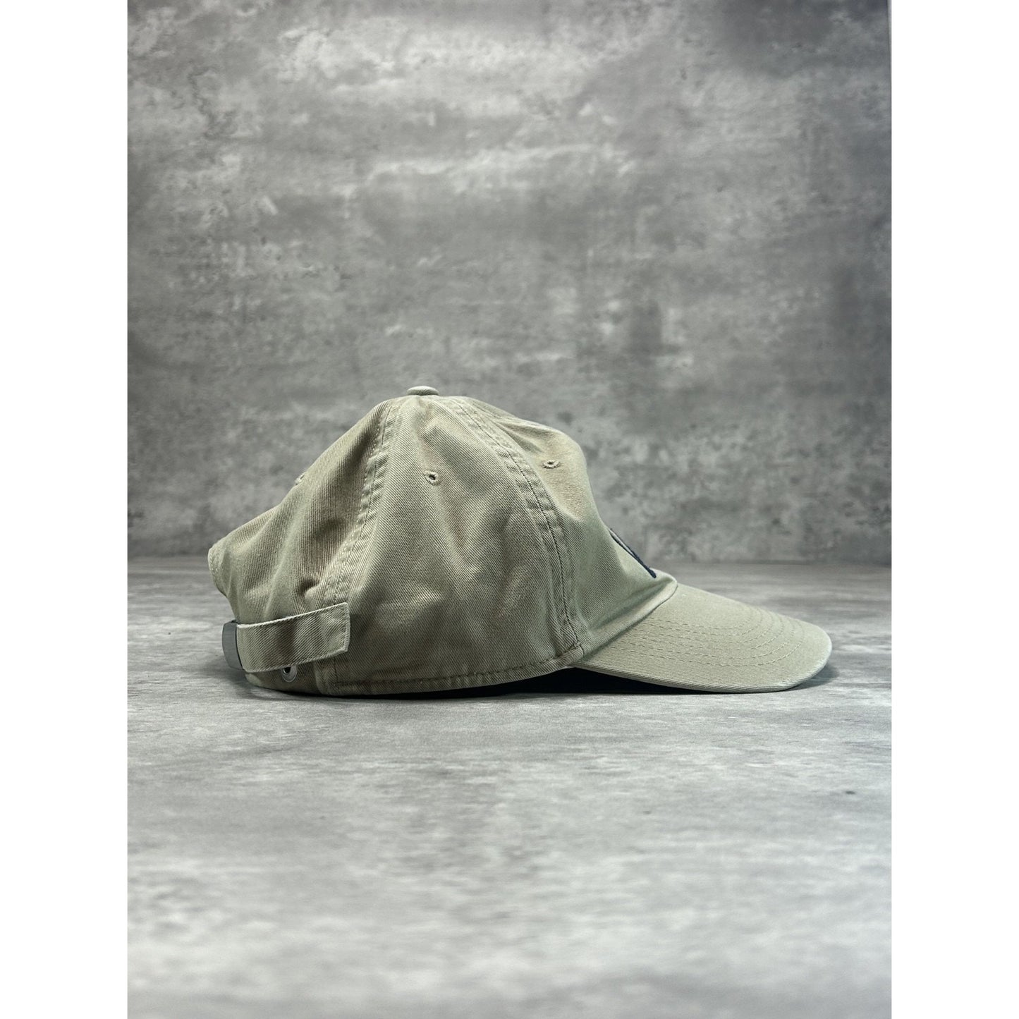 Vintage Gap Embroidered Arc Spellout Strapback Hat OSFA Beige